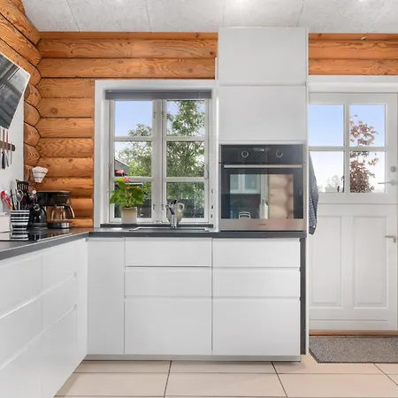 Beautiful 8-person With Fantastic Sea View Close To Holiday home